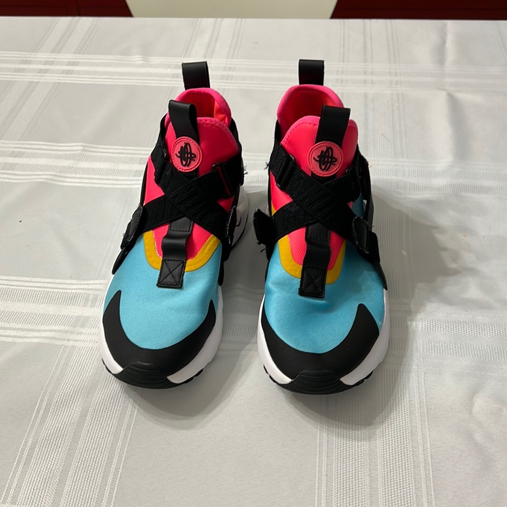 Nike multicolor women’s sneakers Size 9